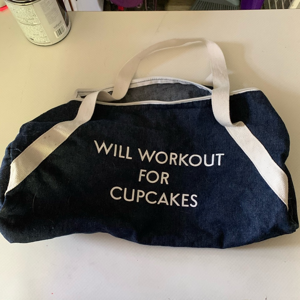 Barrel duffel bag